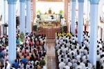 Thượng Trại lần đầu chầu Thánh Thể