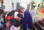 An Bài: Trao khăn Thiếu Nhi Thánh Thể