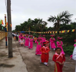 Tùng Nhì dâng hoa kính Đức Mẹ