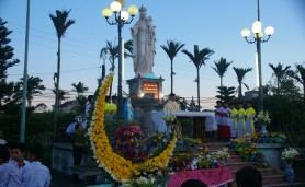 Giáo xứ Trung Châu bế mạc tháng hoa