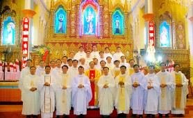 30 cha mừng quan thầy tại giáo xứ Trung Châu