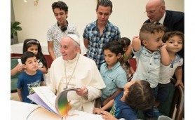 ĐTC ăn trưa cùng người tị nạn Syria tại Vatican