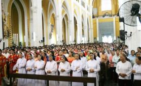 Khoảng 3000 con dân Thức Hoá hành hương
