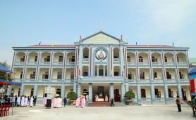 Kiên Lao mừng công Trung tâm Mục vụ