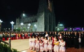 Kiên Lao khai mạc tuần chầu Thánh Thể