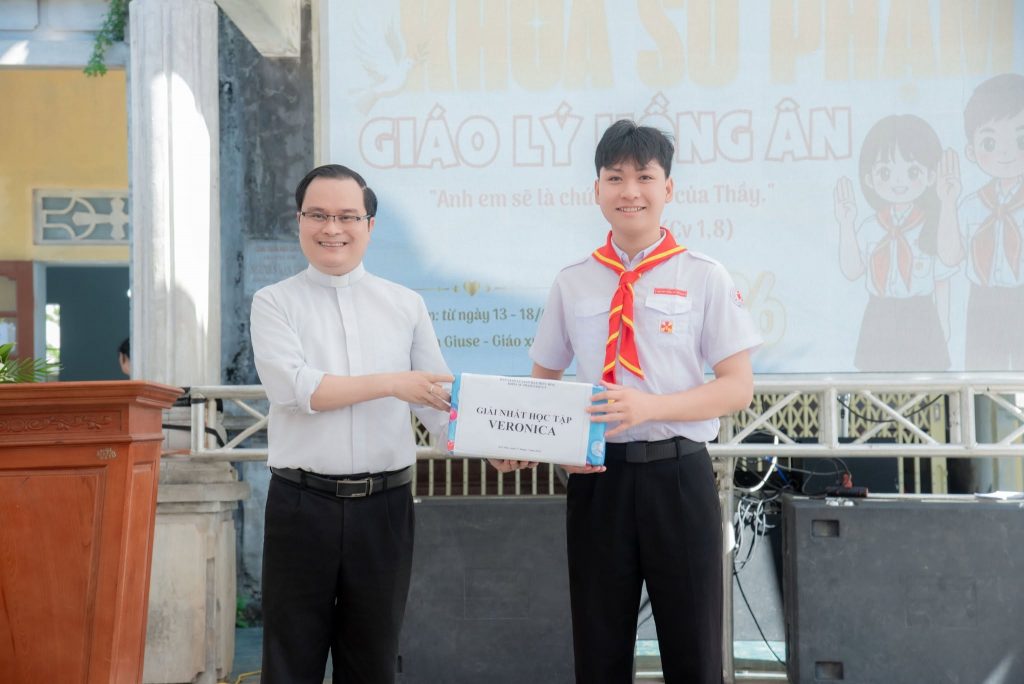 Bế giảng Khoá Sư phạm Giáo lý Hồng ân Giáo hạt Thức Hoá năm 2026