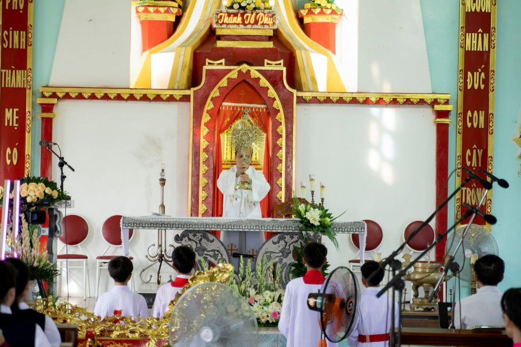 Giáo họ Đắc Sở mừng kính Thánh Gioakim Quan Thầy