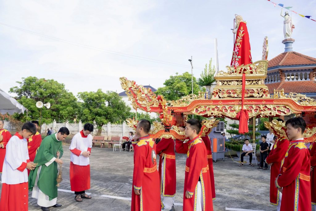 Giáo họ Đắc Sở mừng kính Thánh Gioakim Quan Thầy