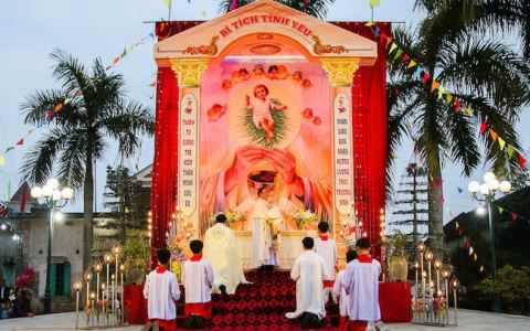 Trung Lao: Thánh lễ bế mạc tuần chầu