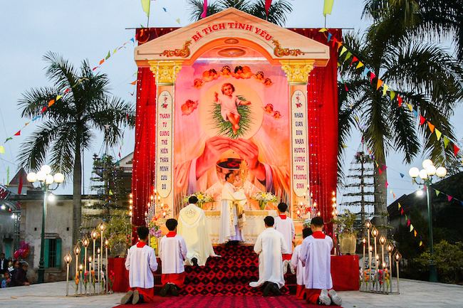 Trung Lao: Thánh lễ bế mạc tuần chầu