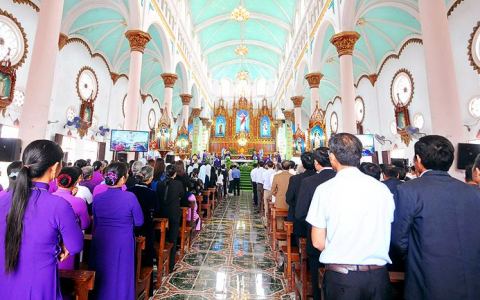 Xúc động lễ giỗ cha cố Đaminh Trần Ngọc Tuất