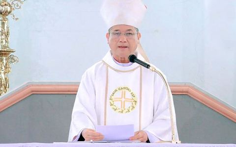 Đức Cha Tôma chúc mừng Phục Sinh