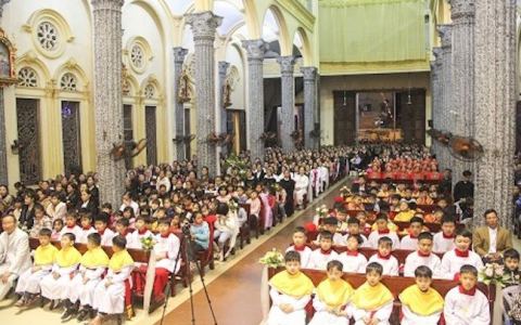 Thánh Danh: Cuộc rước Kỳ yên & lễ Chúa lên trời