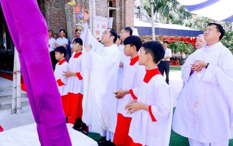 Gh. Antôn, Lã Điền mừng quan thầy và nhà thờ