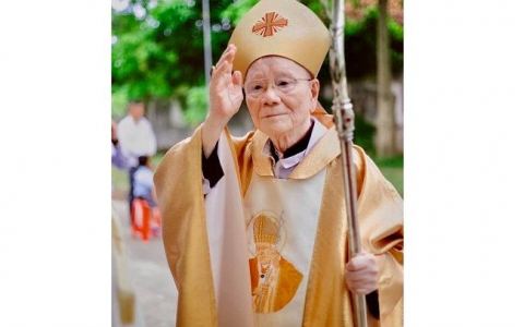 Đức Cha Già 93 tuổi mừng 60 năm LM