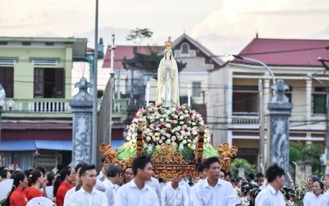Báo Đáp: Mùa hoa năm nay thật đặc biệt!