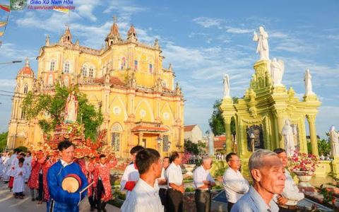 Giáo họ Tây Hoà mừng quan thầy Antôn