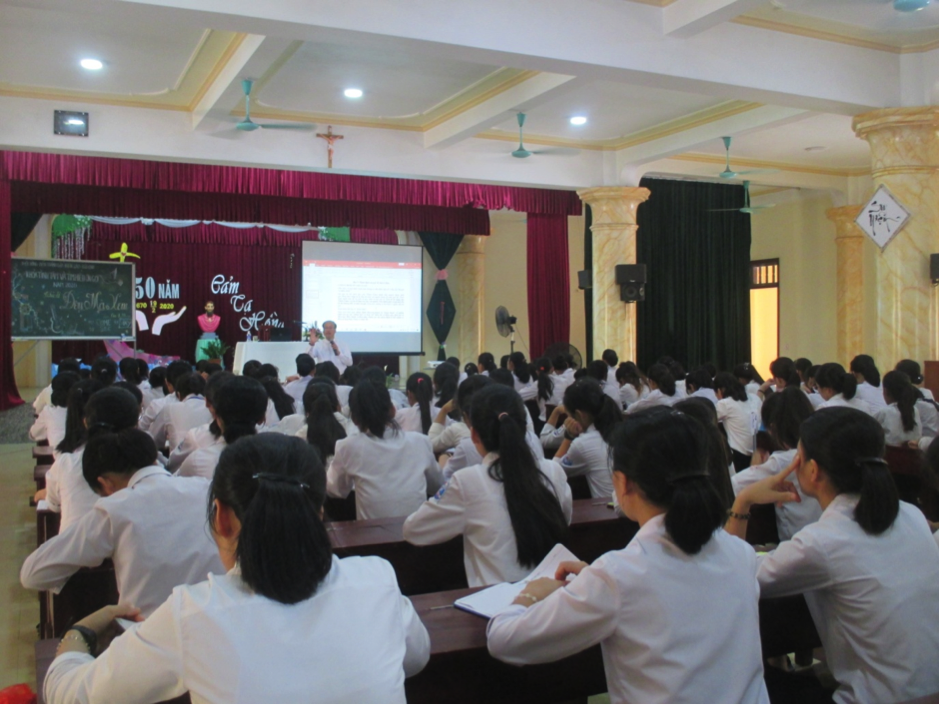 Tĩnh tâm, tìm hiểu ơn gọi DMTG Kiên Lao - BC