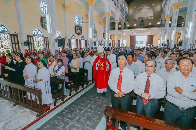 Phương Chính chầu và mừng lễ quan thầy
