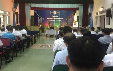 Linh mục đoàn giáo phận tĩnh tâm tháng 07