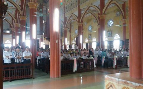 Giáo xứ Ninh Sa chầu Thánh Thể