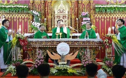 Giáo xứ Kim Thành khai mạc tuần chầu
