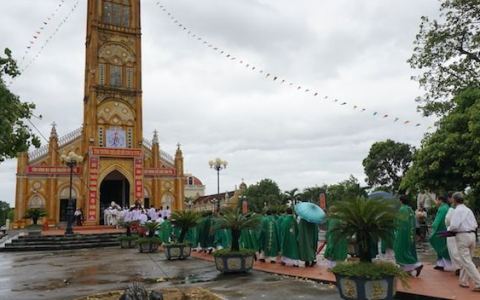 Tuần chầu giáo xứ Giáo Lạc