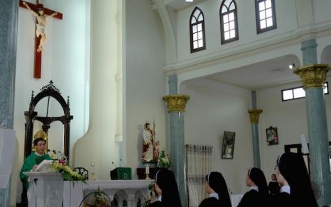 Học viện Mân Côi tĩnh tâm năm