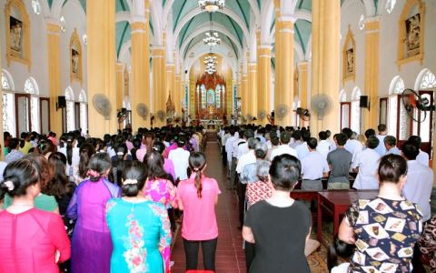 Giáo xứ Tương Nam hành hương Năm Thánh