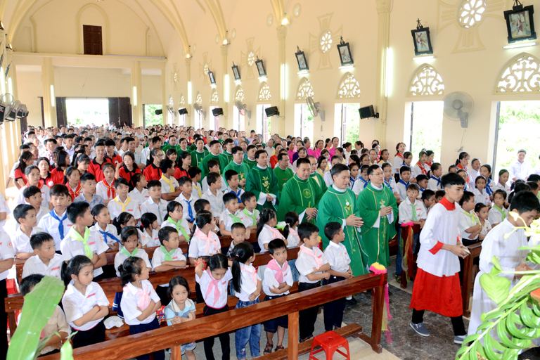 Thánh lễ chính tiệc tuần chầu giáo xứ Phúc Đông