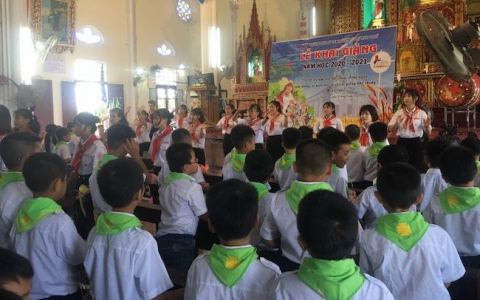 Xuân Thuỷ khai giảng năm học Giáo lý mới