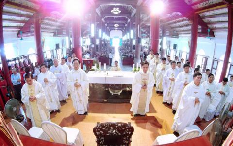 Lễ mở tay cha mới Giuse Vũ Văn Phong