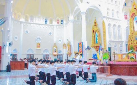 Tuyên hứa & nhận khăn Tông đồ Đội trưởng