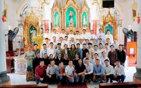 BTT giáo phận Bùi Chu mừng quan thầy