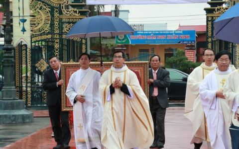 Thánh lễ mở tay cha Vinhsơn Ngô Văn Quyến