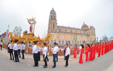 Gx. Minh Đường khai mạc tuần chầu