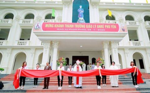 Phạm Pháo khánh thành trường Giáo lý