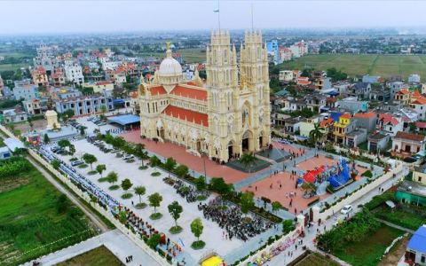 Giáo xứ Phú An chầu lượt