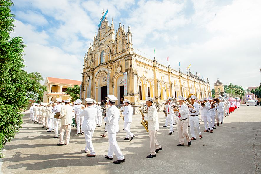 Tuần chầu luôn đặc biệt với Giáo xứ An Bài
