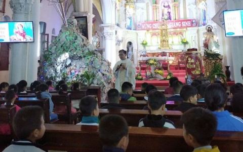 Đồng Quỹ rộn ràng đón Noel