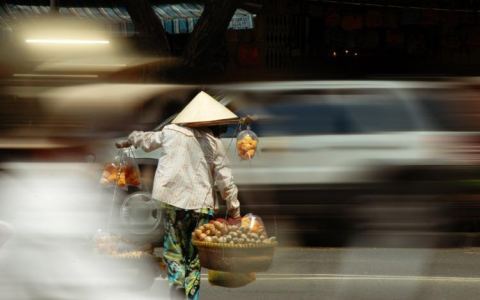 Cuộc đời khó nhọc và gánh nặng