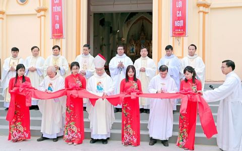 Giáo họ Trái Tim Chúa khánh thành nhà thờ