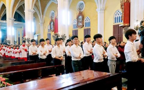 Đoàn giới trẻ Kiên Lao mừng bổn mạng