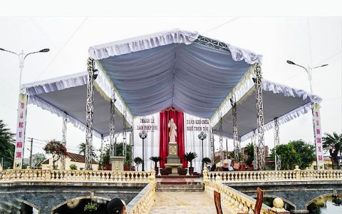 Báo Đáp: Hình ảnh chuẩn bị cho lễ Truyền Dầu