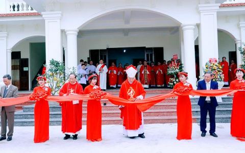 Tân Bồi khánh thánh nhà Giáo lý & Thêm sức