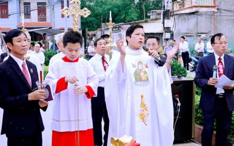 Thánh Danh mừng đại lễ Lòng Thương Xót