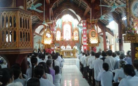 Huynh đoàn hạt Quỹ Nhất mừng quan thầy