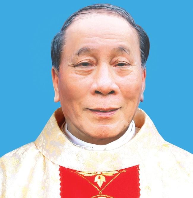 Nơi đỗ xe dự lễ an táng Cha Cố Giuse