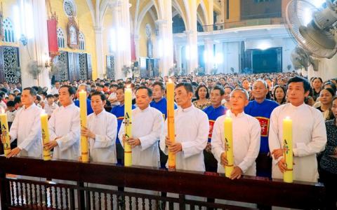 Gx: Kiên Lao cử hành Tam Nhật Thánh 
