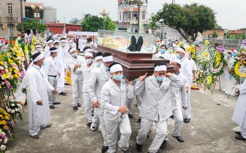 Ảnh lễ an táng Cha Cố Giuse Trần Quang Tuyến